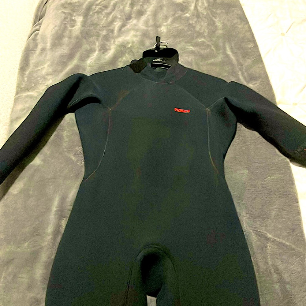 Xcel 3/2 infinity limited wetsuit. Extra large short. Like new condition.